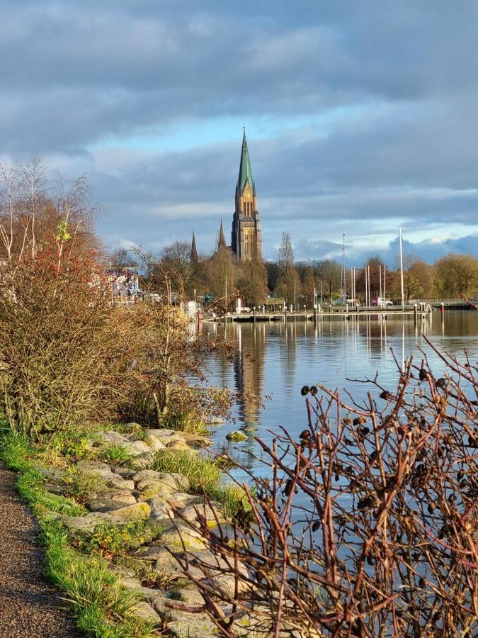 Ferienwohnung Schleiloge Mit Panoramablick Auf Die Schlei Schleswig Ngoại thất bức ảnh